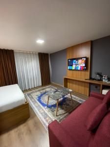 216 F&B Suites