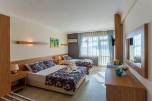 Aqua Nina Resort Hotel