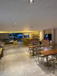 Fifty5 Suite Hotel