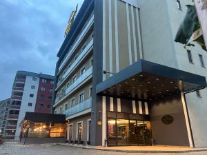 Grand Mela Hotel