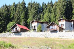 Karlıbel Armutalan Yayla Evleri