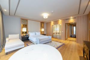 Junior Suite, Kısmi Deniz Manzaralı, Balkonlu