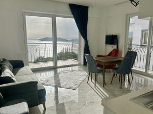 Kaş Eylül Suit Apart