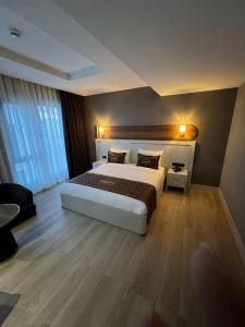 Roccia DownTown Otel