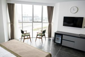 Ren Business Hotel