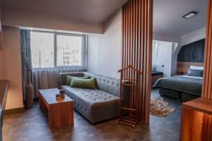 Executive Suite, Nehir Manzaralı, 