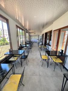 Tan Otel