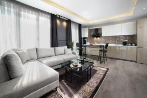 Deluxe Suite , Havuz Manzaralı, Balkonlu