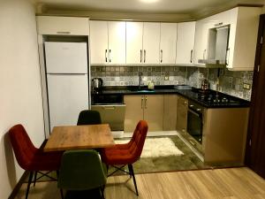Apartment, Yandan Deniz Manzaralı, Tam Donanmlı Mutfak - Full Kitchen