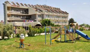 Lavitas Hotel