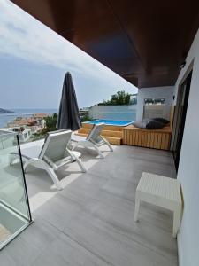 Terrace Pool Room, Deniz Manzaralı, Teraslı