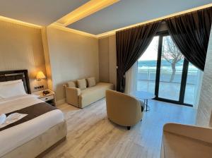 Suite, Deniz Manzaralı, Teraslı