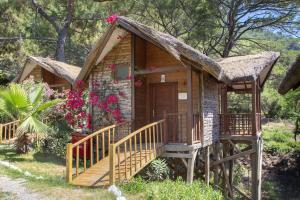 Sea Valley Lodge