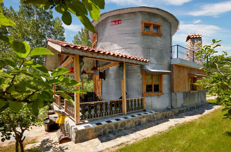 Silo Ev, Dağ Manzaralı, Şömineli