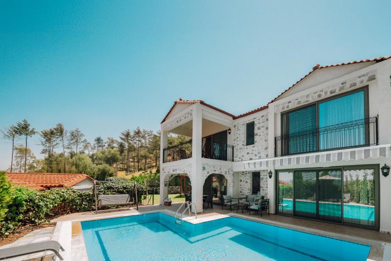 Villa 3+1 Oda, Deniz veya Kara Manzaralı, Jakuzili