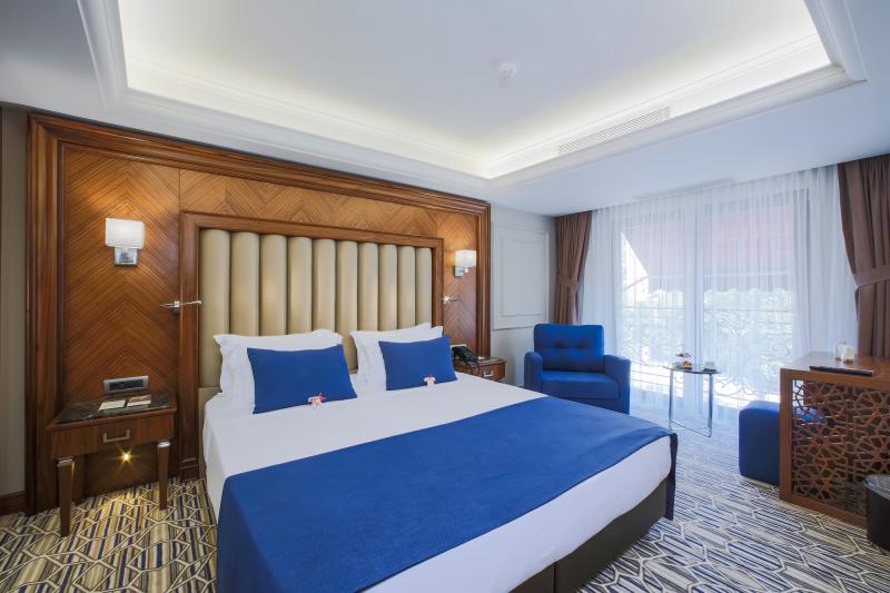 Junior Suite, Dağ Manzaralı, Fransız Balkonlu