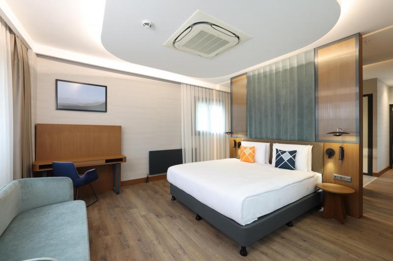 Executive Suite, Sokak Manzaralı, 