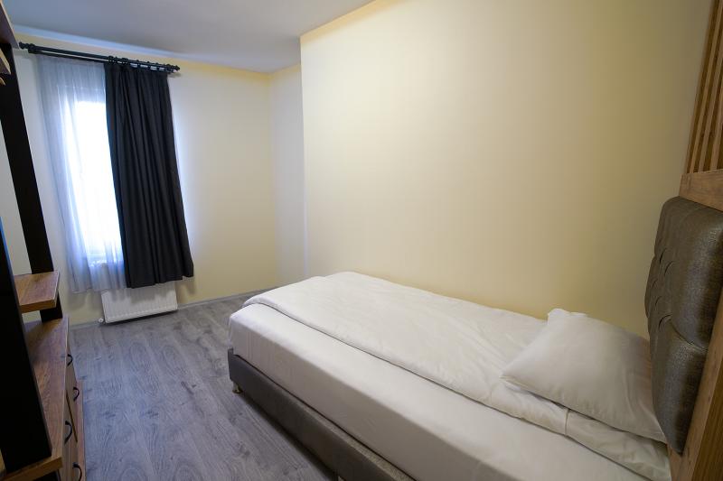 Apartment, Sokak Manzaralı, İki Tek Kişilik Yataklı