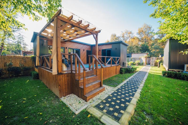 Tinyhouse, Bahçe Manzaralı, Isıtmalı Özel Havuzlu