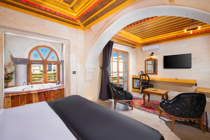 Luxury Suite, Simge Yapı Manzaralı, Jakuzili ve Balkonlu