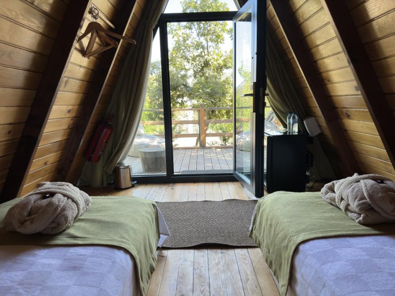 Glamping Twin, Göl Manzaralı, Ortak Banyolu