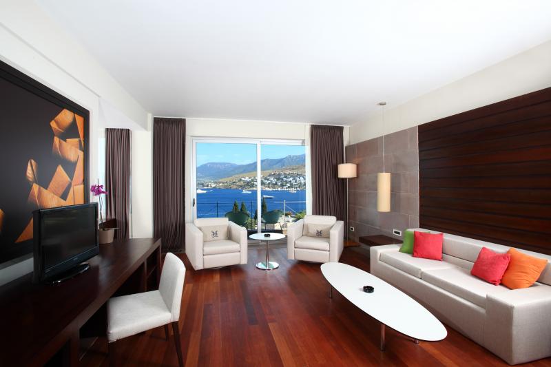 Suite, Deniz Manzaralı, Balkonlu