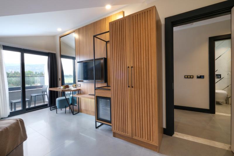 Connection Suite, Bahçe Manzaralı, 