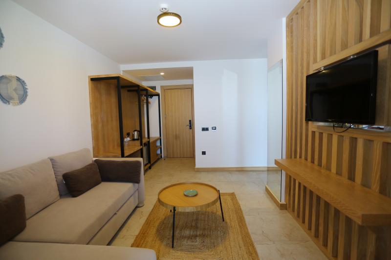 Suite, Deniz Manzaralı, Jakuzili ve Teraslı