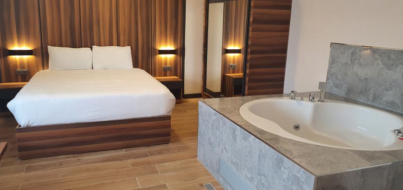 Deluxe Jakuzili Suite, Şehir Manzaralı, Jakuzili