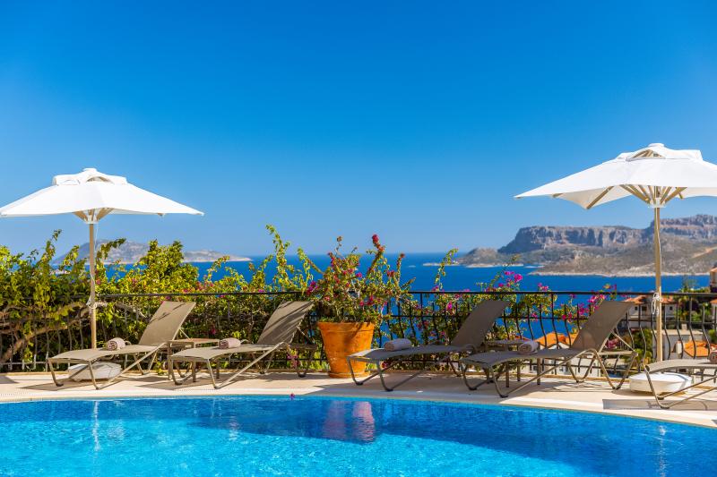 Hill House (Adults Only +14) - 4