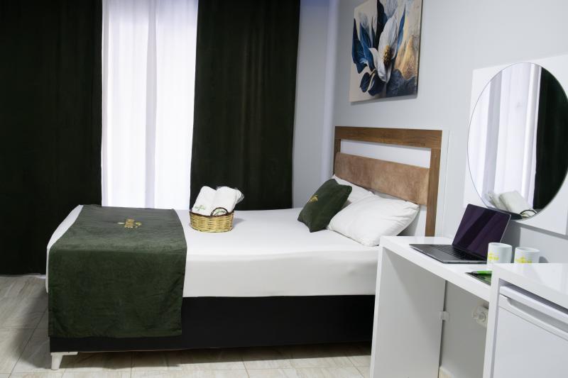 Suite, Bahçe Manzaralı, Balkonlu