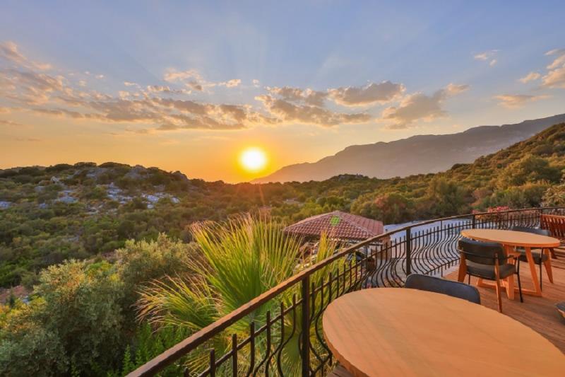 Hill House (Adults Only +14) - 2