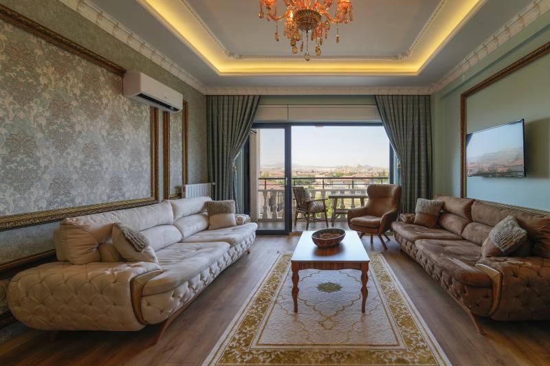 Queen Suite, Şehir veya Dağ Manzaralı, Balkonlu