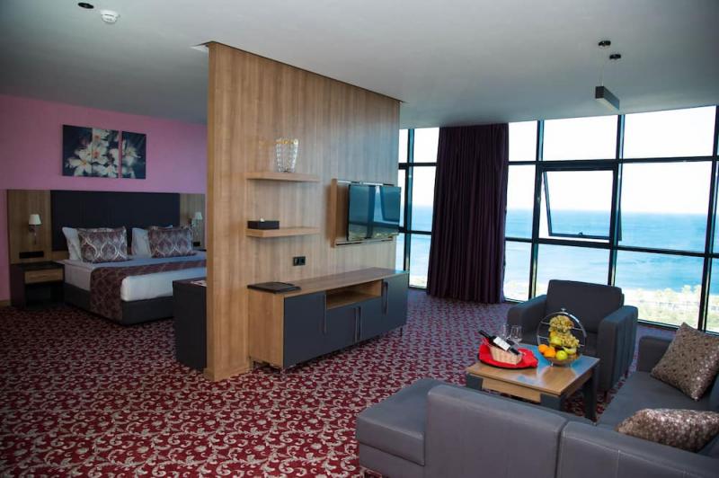 Executive Suite, Deniz ve Şehir Manzaralı, 