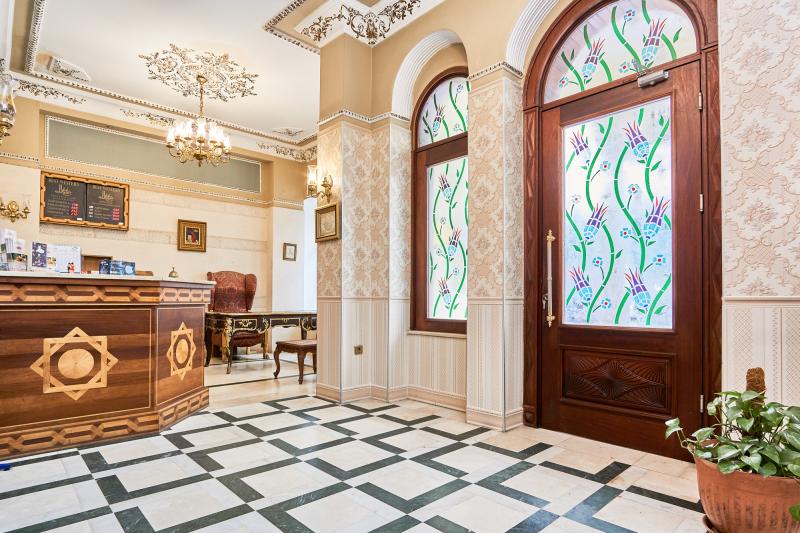 Amber Hotel Istanbul - 4