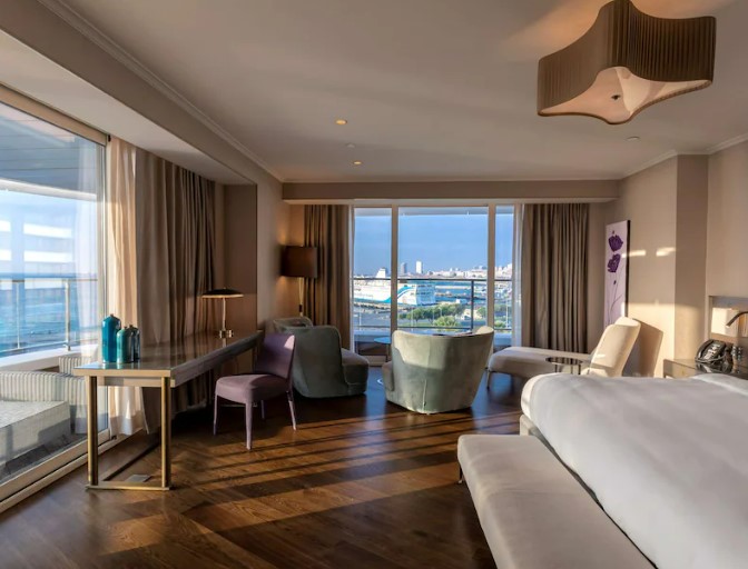 Suite, Deniz Manzaralı, Balkonlu