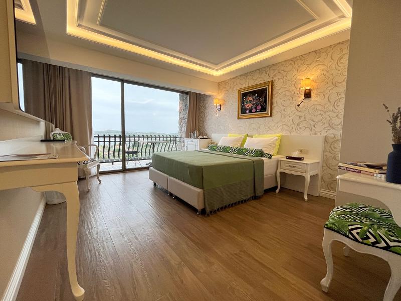 Superior Room, Deniz ve Doğa Manzaralı, Balkonlu