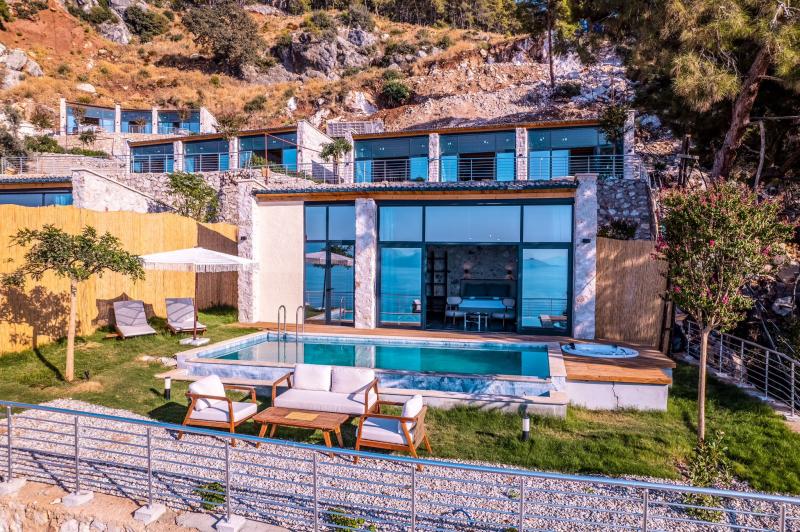 Villa, Deniz Manzaralı, Özel Havuzlu ve Jakuzili