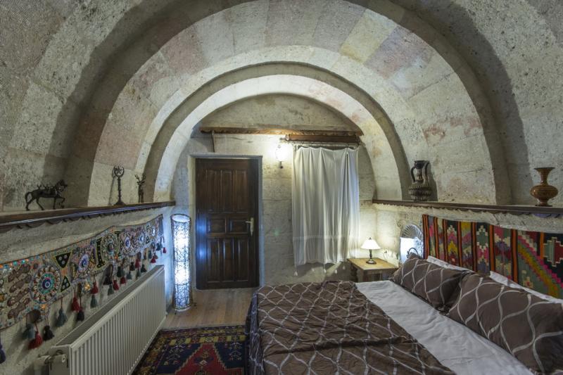 TraditionalCave Room
