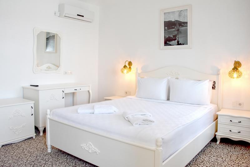kanelo otel ayvalık