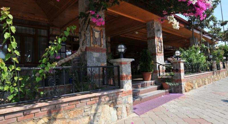 Magic Tulip Beach Hotel - 4