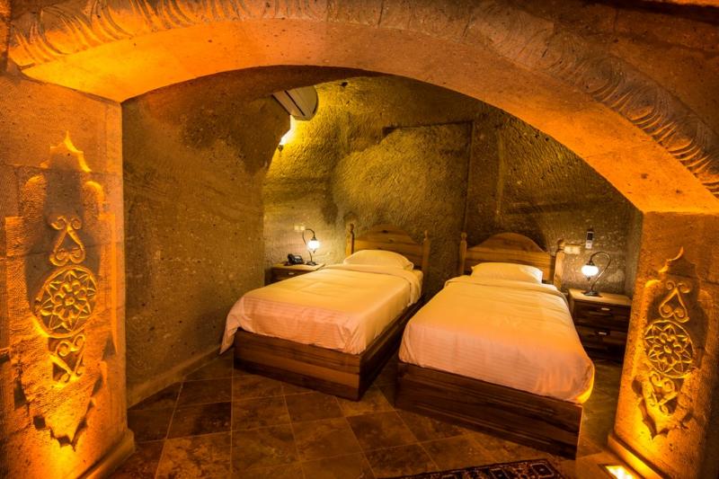 Standart ıkı yataklı mağara oda