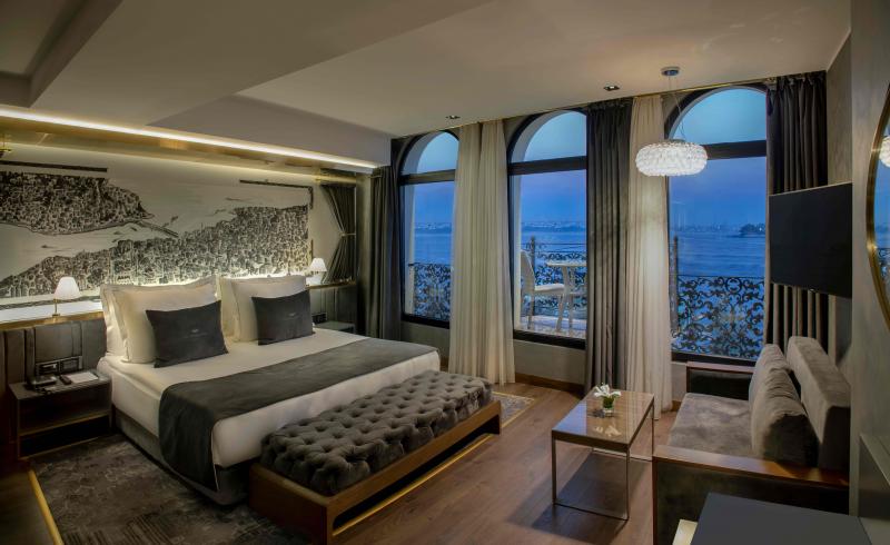 Executive Suite, Deniz Manzaralı, Jakuzili