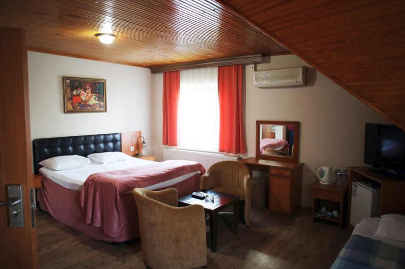 Junior Suite, Havuz ve Bahçe Manzaralı, 