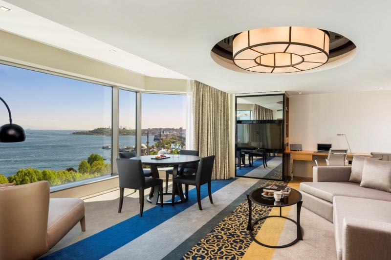 Deluxe Suite with Bosphorus View