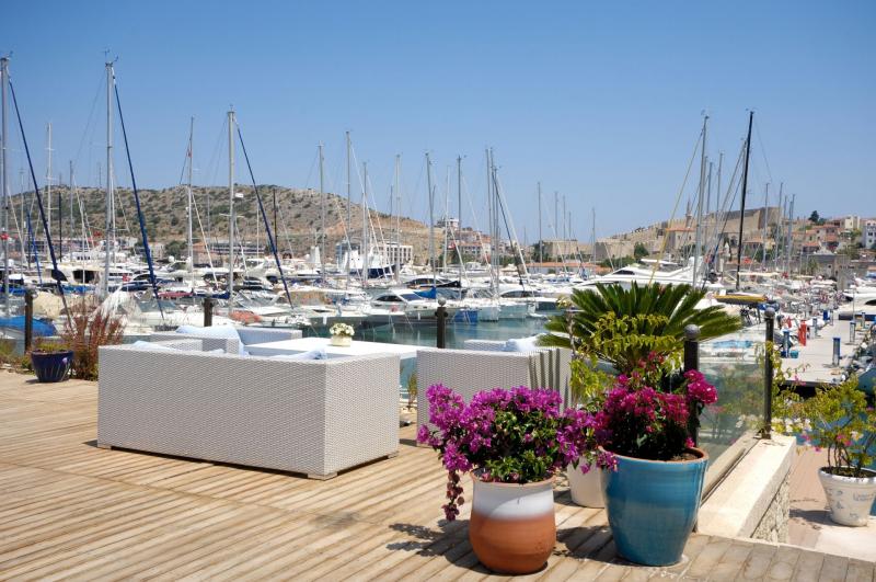Çeşme Marina Konuk Evi Etstur