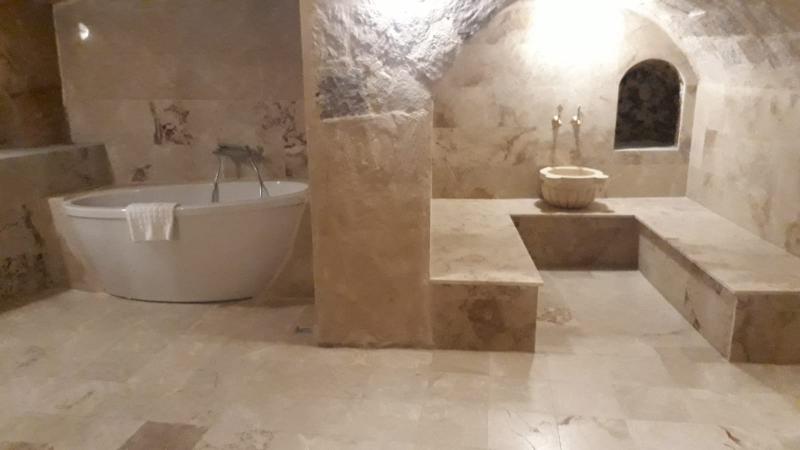 Helike Cave Hotel Etstur