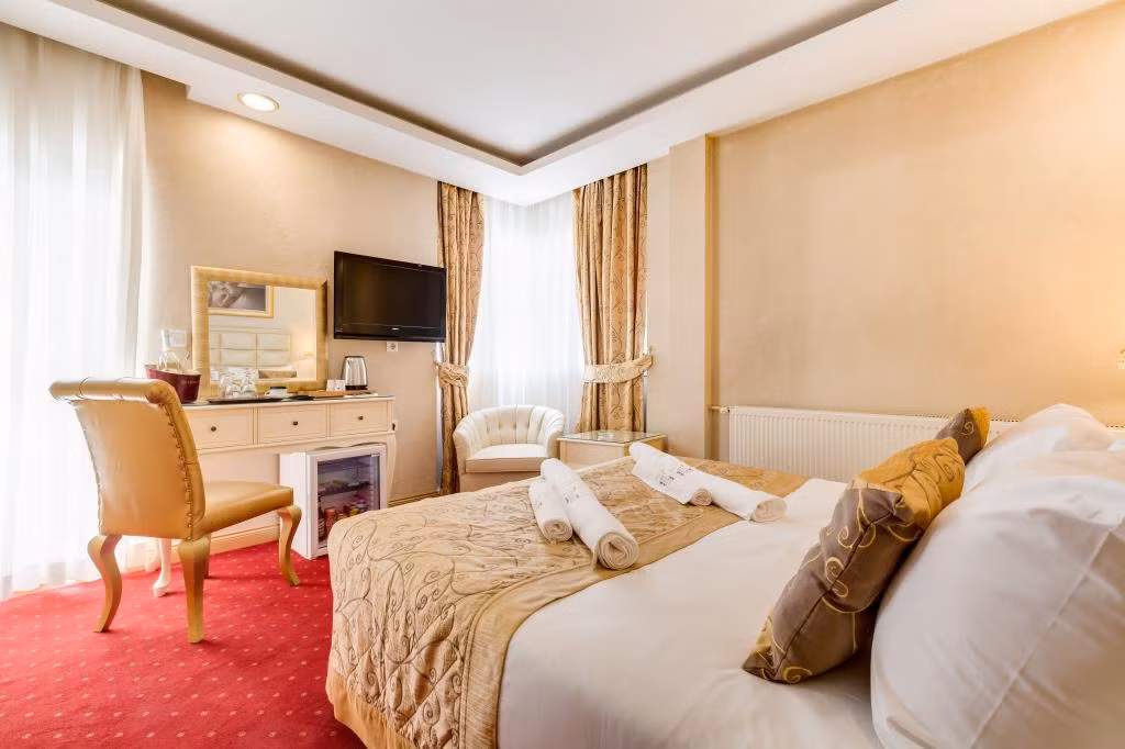 Twins Hotel — 5