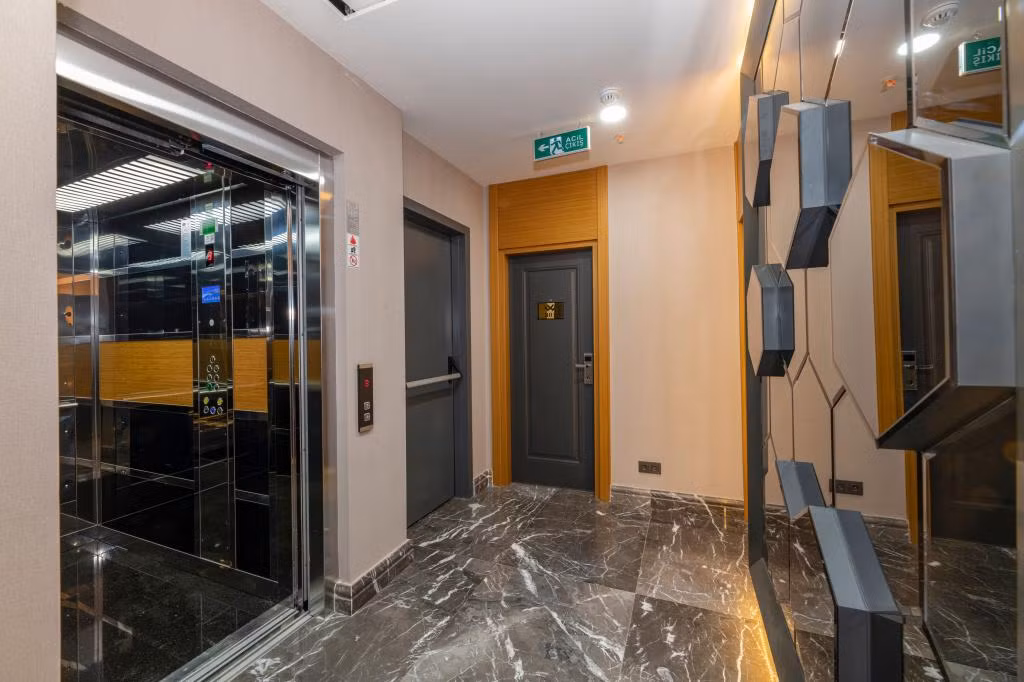 Confores Hotel — 4