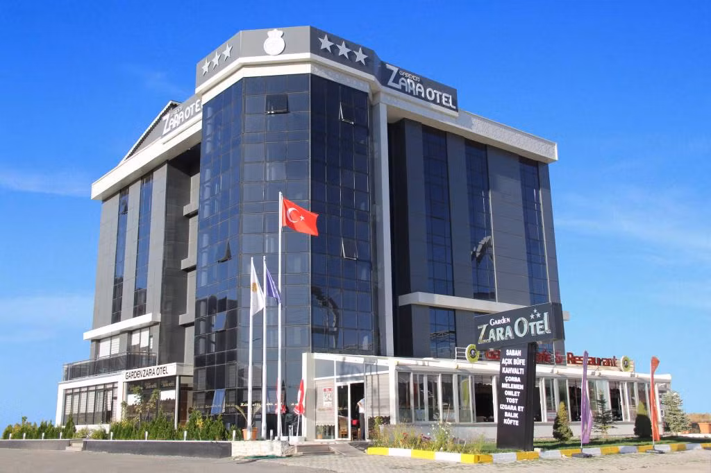 Garden Zara Hotel — 2